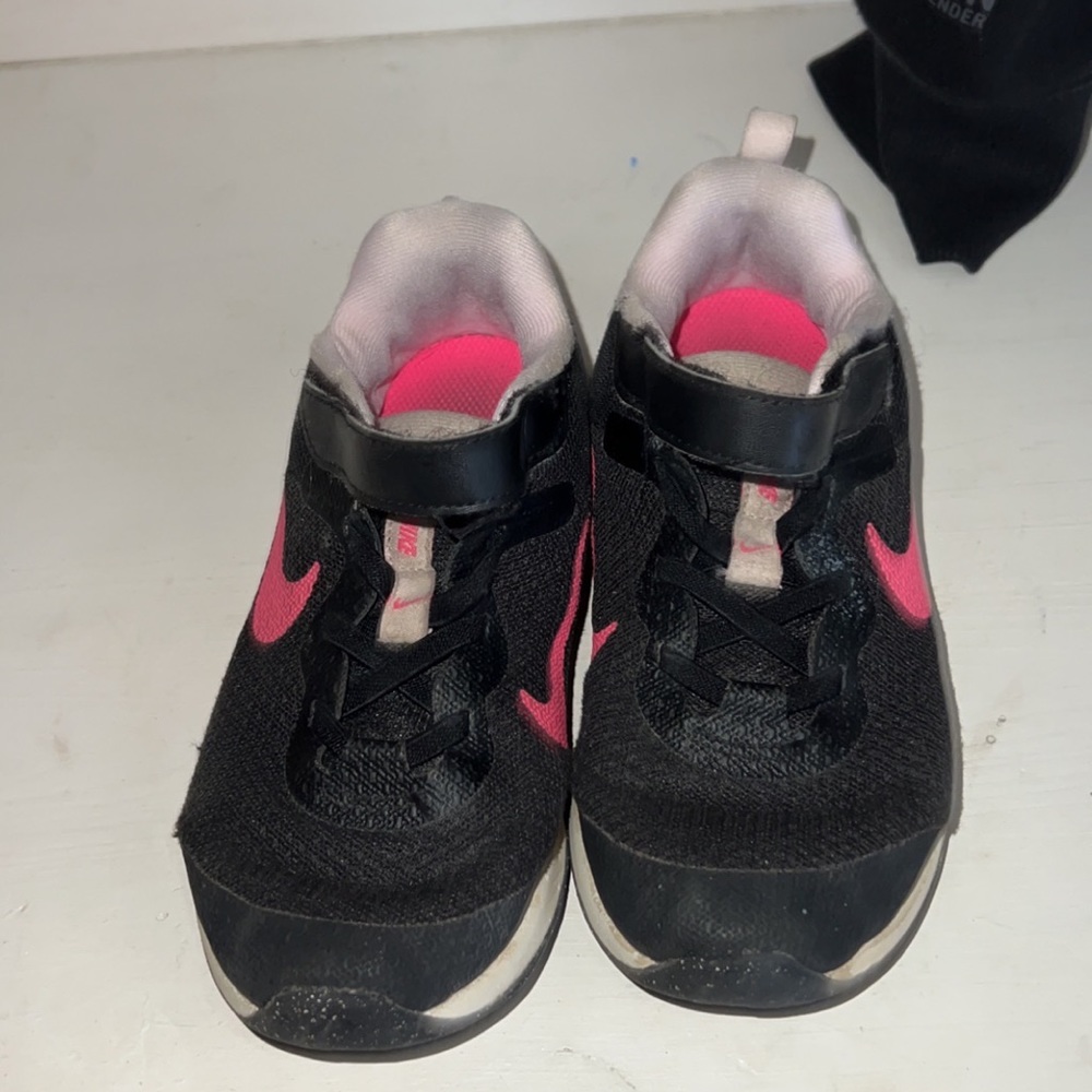 Girls Nike shoes